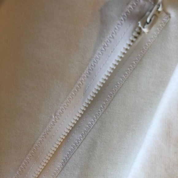 🤍 Unique Designer Sports Cape/Hoodie with Mesh - Picture 6 of 7